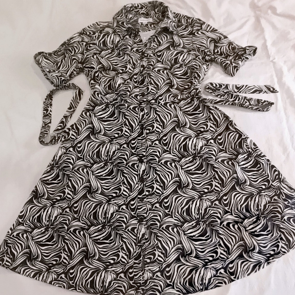Stylish Black and White Patterned Dress